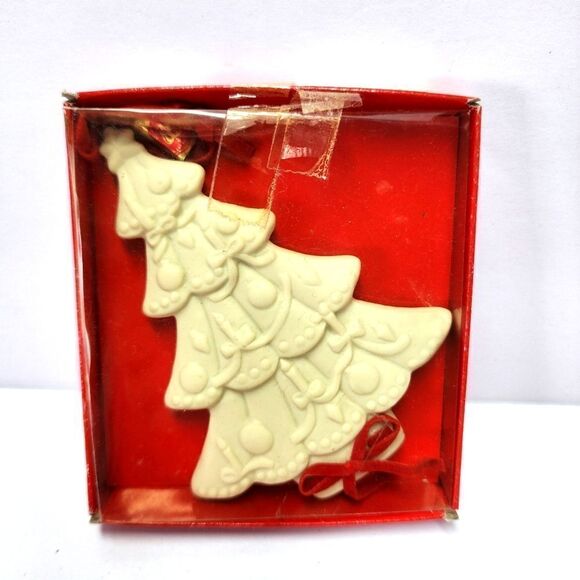 Vintage Porcelean Christmas Tree Ornament Ebeling & Reuss - Picture 1 of 3